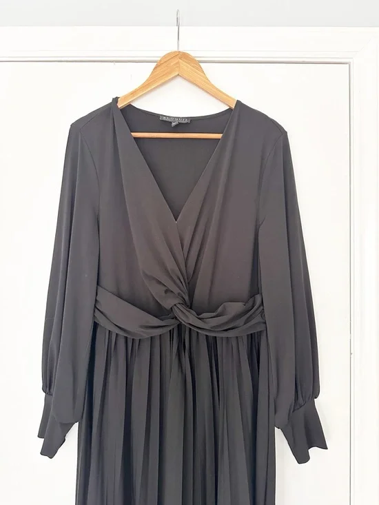 ELOQUII Plus Size Knot Front Pleated Skirt Dress Black 16 - Picture 4 of 11